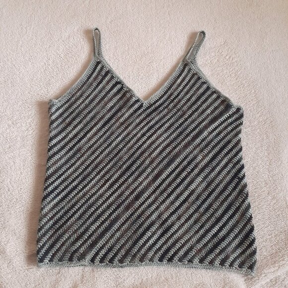 Handmade Women's Size Small/Medium Blue Gray Stripe Knit V Neck Cropped Tank Top - Picture 6 of 8